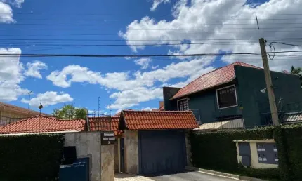 Sobrado em Condomínio Fechado à Venda no Bairro Seminário em Curitiba/PR