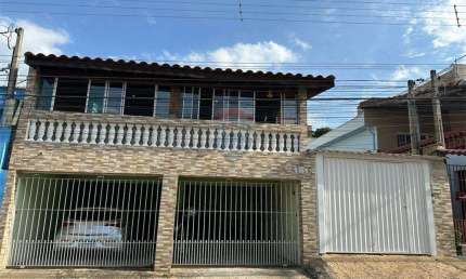 Casa com Piscina à Venda no Bairro do Vilarejo em Cabreúva