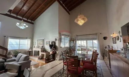 Casa de Luxo à Venda no Haras Pindorama, Cabreúva, Sp - R$ 1.750.000,00