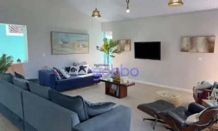UBATUBA - PRAIA DO LÁZARO - CASA A VENDA 4 SUÍTES PRÓXIMO DA PRAIA