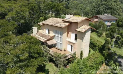 Surpreenda-se com Esta Casa de Luxo com Vista Surreal