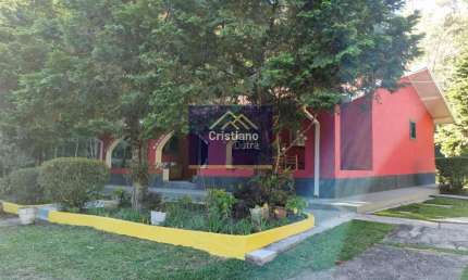 Sitio em Santo Antonio do Pinhal com muita água e 2 lagos.