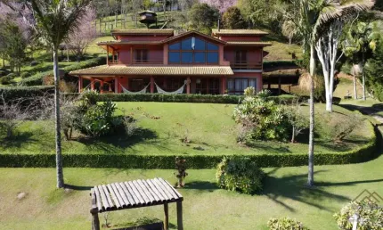 Casa em condomínio com vista Pedra do Baú  10.000m²