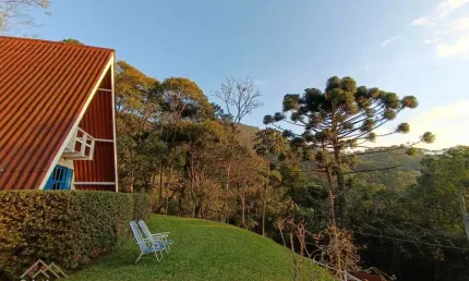 Casa com dois lotes a venda em condomínio Sto Ant do Pinhal