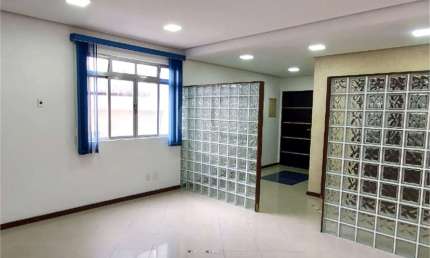 Sala comercial à venda no Embaré, Santos 