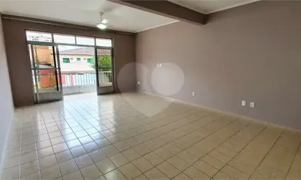 Casa com 3 quartos à venda no Marapé, Santos 
