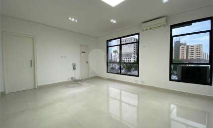 Sala comercial à venda no Gonzaga, Santos 