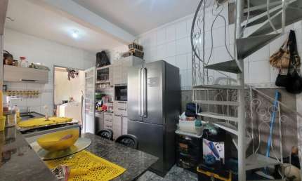 Oportunidade no Jardim Satélite.  Terreno com 4 casas.