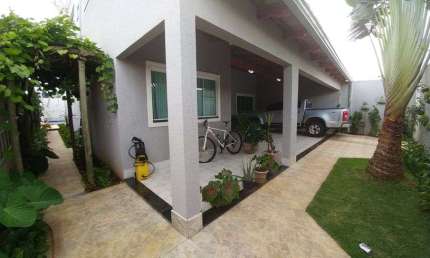 Casa para venda com 03 quartos Setor Itaguai em Caldas Novas - GO