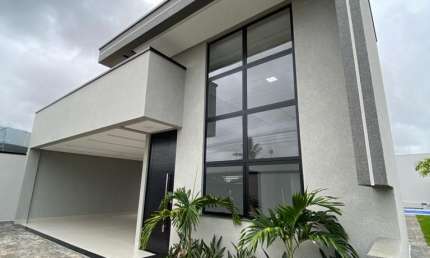 Casa Alto Padrão com 03 quartos turista em Caldas Novas GO