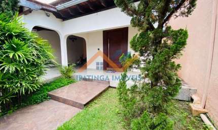 Casa de 4 quartos e 2 vagas de garagem no Vila Ipanema