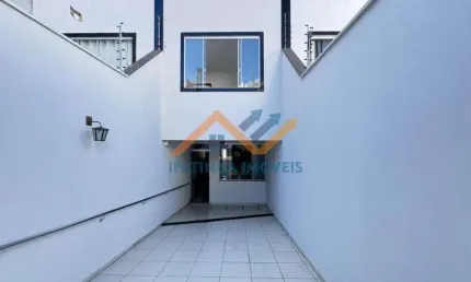 Casa Duplex á venda no Bairro Cidade Nova - Santana do Paraiso