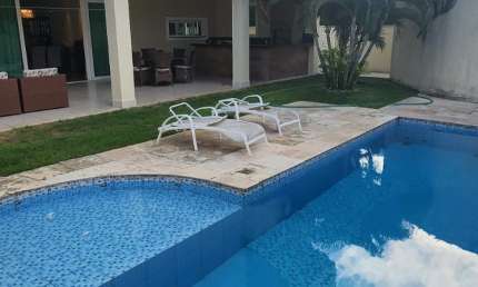 Lindíss Casa em condomínio com 5 súites para venda em Candelária