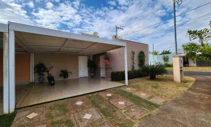 Casa em condomínio fechado com 3 quartos à venda no Portal Beija Flor, Uberaba 