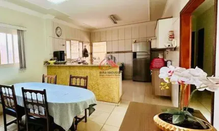 Casa com 5 quartos à venda na Nossa Senhora da Abadia, Uberaba 