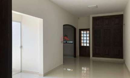 Casa com 3 quartos para alugar no Fabrício, Uberaba 