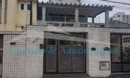 Casa Sobreposta Alta no Embaré, sendo 03 dormitórios