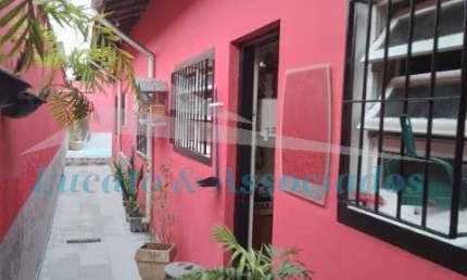 Casa com piscina para venda na Ocian, Praia Grande SP 02 dormitorios sendo 01 suíte, sala, cozinha, banheiro social, área de serviço, 02 vagas área go