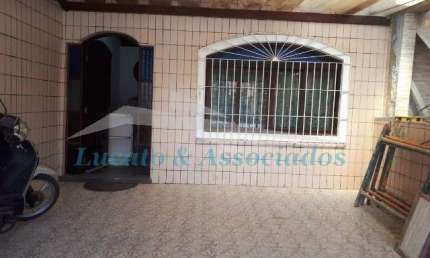 Casa Terrea Geminada, no Solemar Praia Grande SP, sendo 03 dormitorios, 01 suite, 02 vagas, 01 sala, quintal com churrasqueira, excelente localização.