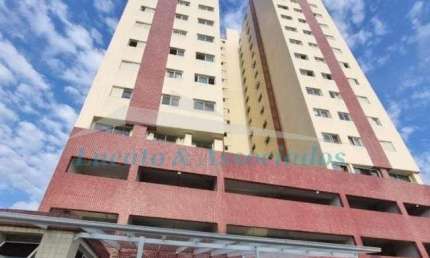 Apartamento tipo kitchnete, na Vila Tupi Praia Grande SP, sendo 01 dormitorio, 01 vaga, 01 banheiro, elevador, portaria 24 hs, Excelente localização.