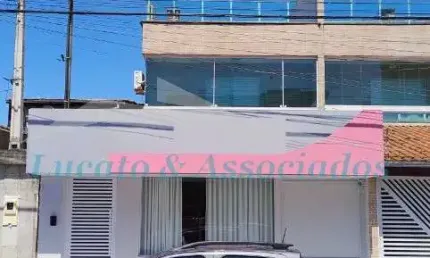 Sala comercial no Boqueirão com lavabo. ar condicionado instalado, câmeras de monitoramento e interfone.