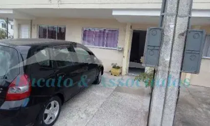 Excelente sobrado para locação em Praia Grande-SP, Jardim Melvi: 2 quartos, sala, banheiro, garagem e 55m²