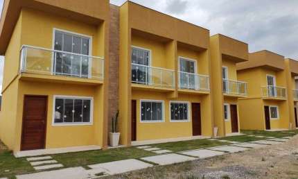 Casa duplex de condomínio para venda possui 65 metros quadrados com 2 quartos em Inoã- Maricá