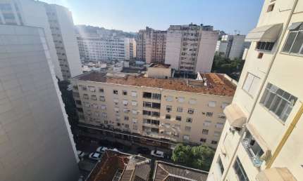 Excelente apartamento reformado 01 quarto no Catete- RJ