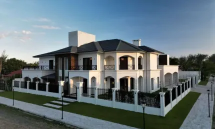 Casa com 5 quartos à venda na uruguai, 11, Zona Norte, Capão da Canoa por R$ 10.000.000