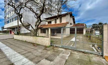 Casa com 3 quartos à venda na Flavio Boianoski rua ceci, Zona Nova, Capão da Canoa, 297 m2 por R$ 890.000