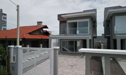 Casa com 3 quartos à venda na Rua José Milton Lopes, 367, Zona Nova, Capão da Canoa, 156 m2 por R$ 1.090.000