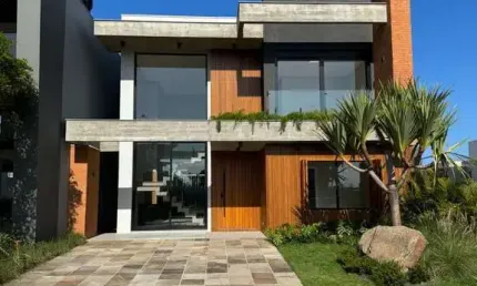 Casa em condomínio fechado com 4 quartos à venda na Avenida Paraguassu, 551, Centro, Xangri-Lá, 220 m2 por R$ 2.040.000