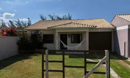 Casa com 3 quartos à venda na rua independencia, 232, Guarani, Capão da Canoa por R$ 700.000