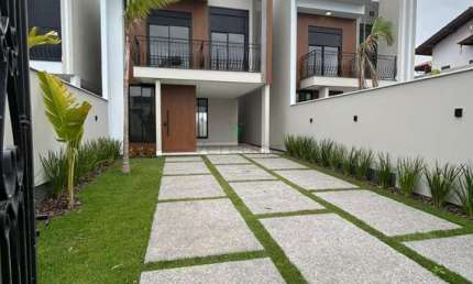 Casa com 3 quartos à venda na Rua Helio Rebelo, 2, Universitário, Tijucas por R$ 1.280.000