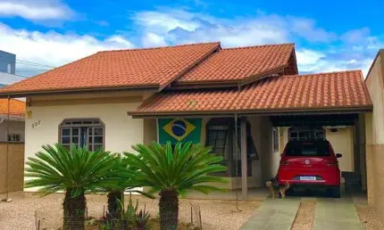 Casa com 3 quartos à venda na Rua Jaraguá, 4, Universitário, Tijucas por R$ 1.200.000