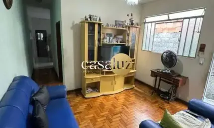 Casa com loja e barracão localizada bairro Santa Cruz Industrial/Contagem