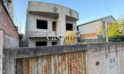 Casas geminadas localizadas no bairro Santa Rosa/ Sarzedo
