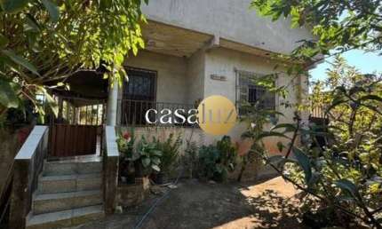 Casa localizada no bairro Colõnia Santa Isabel/ Betim