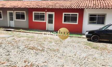 Casa em condomínio localizada no bairro Vivenda do Vale/ Mateus Leme