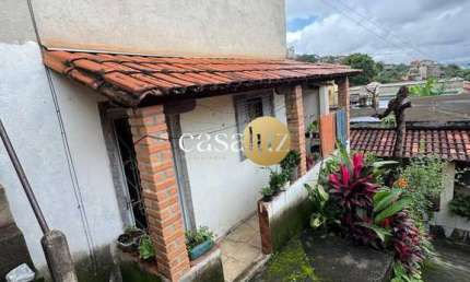 Casa com loja e 2 barracões localizada no Bairro Brasília/Sarzedo