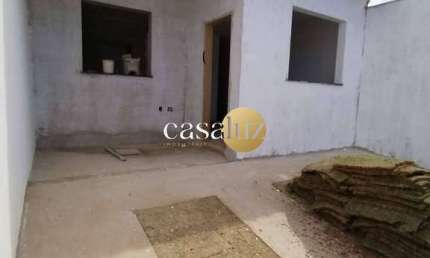 Casa em fase de acabamento localizada no bairro Santo Antônio /Sarzedo