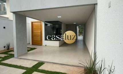 Casa alto padrão localizada no bairro Santa Rosa/Sarzedo