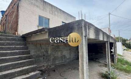 Casa inacabada localizada no bairro Masterville /Sarzedo
