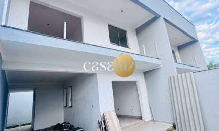 Casa duplex em fase de acabamento localizada no bairro Centro /Sarzedo