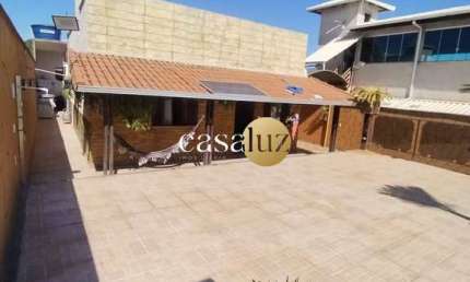 Casa com loja localizada no bairro Serra Azul /Sarzedo