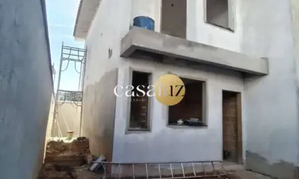 Casa geminada em construção localizada no bairro Masterville /Sarzedo