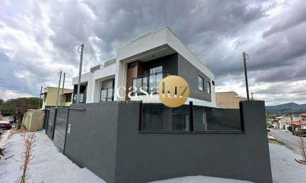 3 casas duplex localizadas no bairro São Pedro /Ibirité