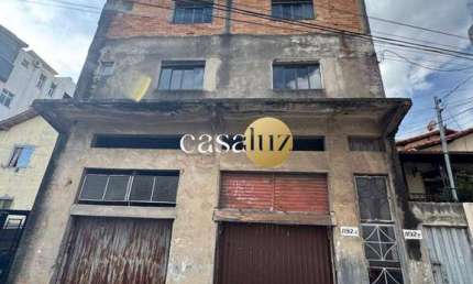 Casa de 3 pavimentos com loja localizada no bairro Eldorado /Contagem