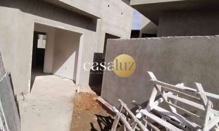 Casa em construção localizada no bairro Masterville /Sarzedo