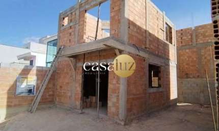 Casa duplex em construção localizada no bairro Masterville /Sarzedo